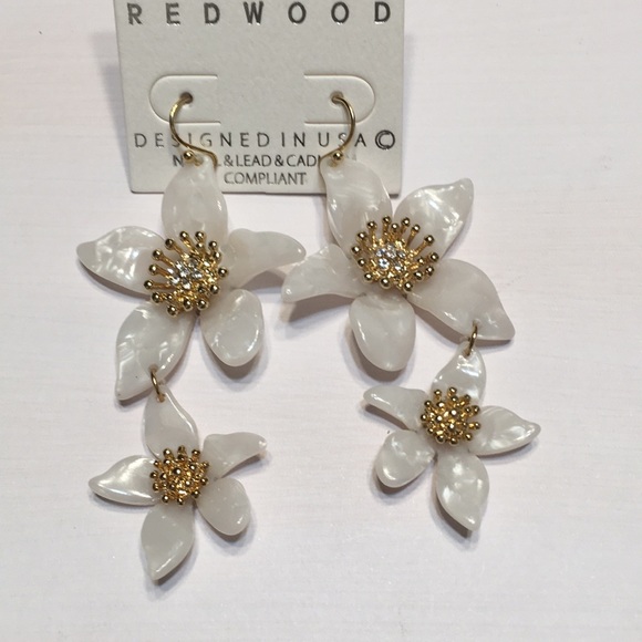 Redwood Jewelry - flower earrings NEW white